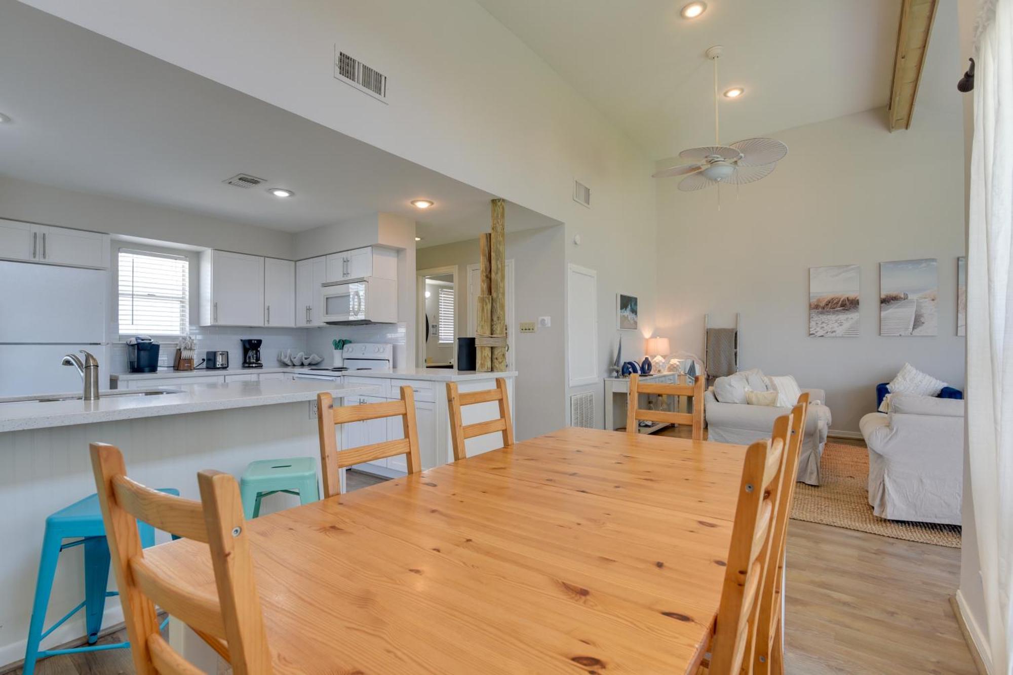 Galveston Townhome With Balconies Walk To Beach! Esterno foto
