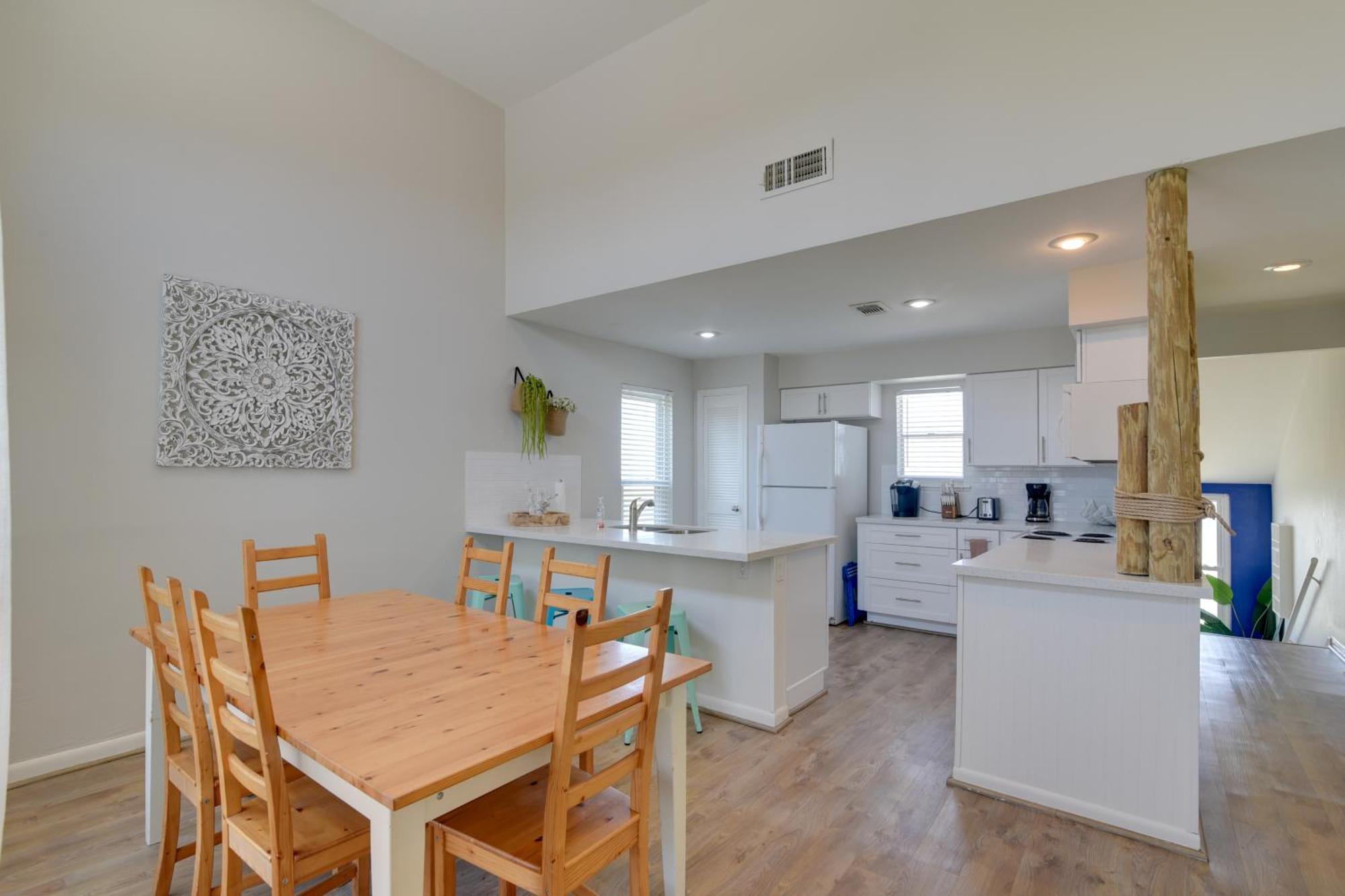 Galveston Townhome With Balconies Walk To Beach! Esterno foto